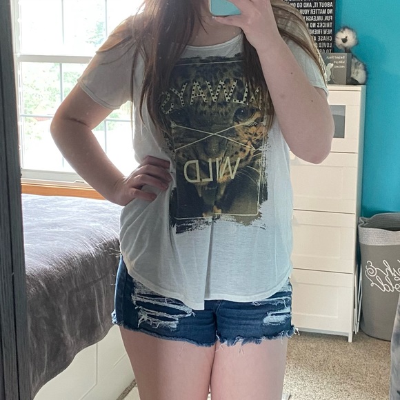 Always Wild Maurice’s Tee - Picture 2 of 6